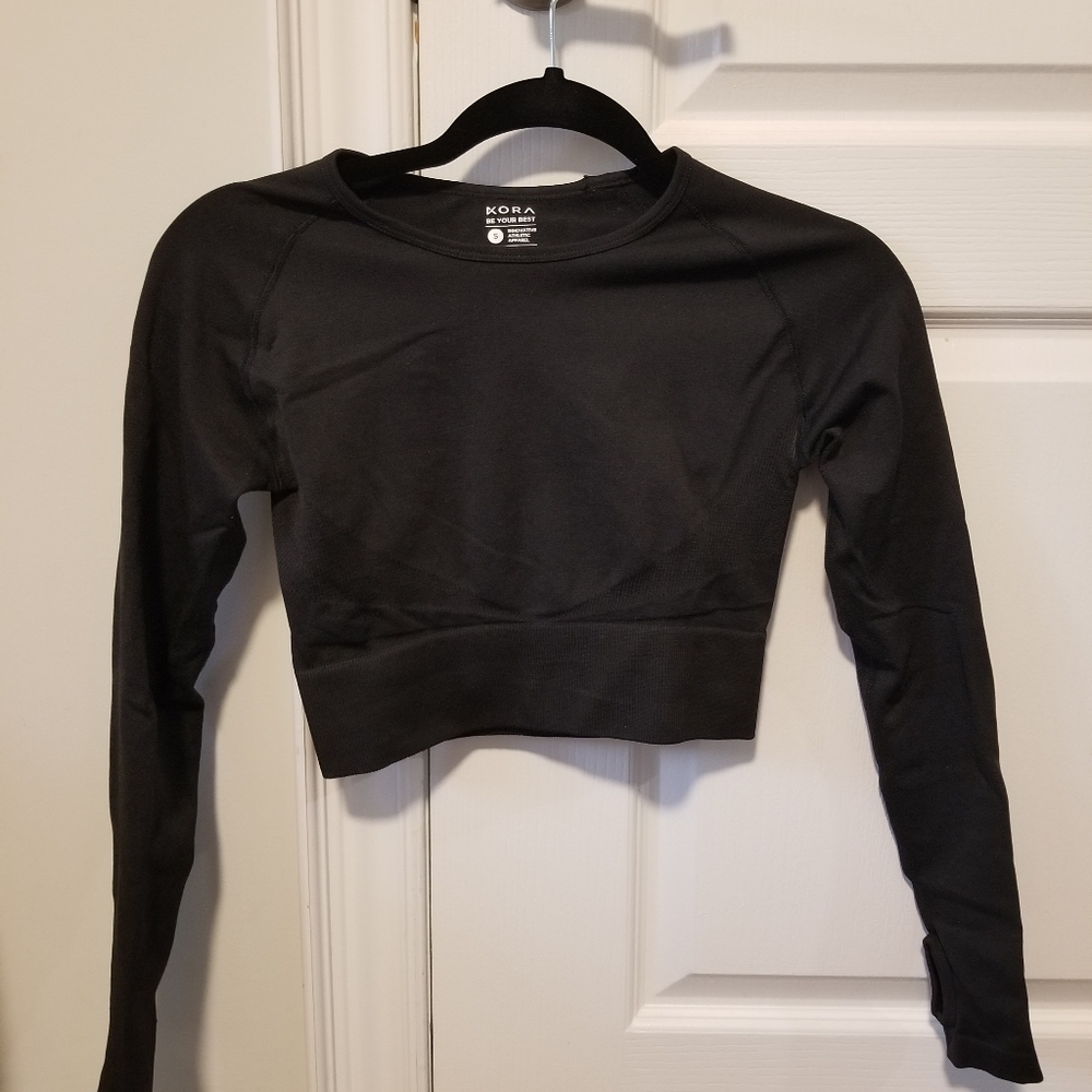 Cropped workout top